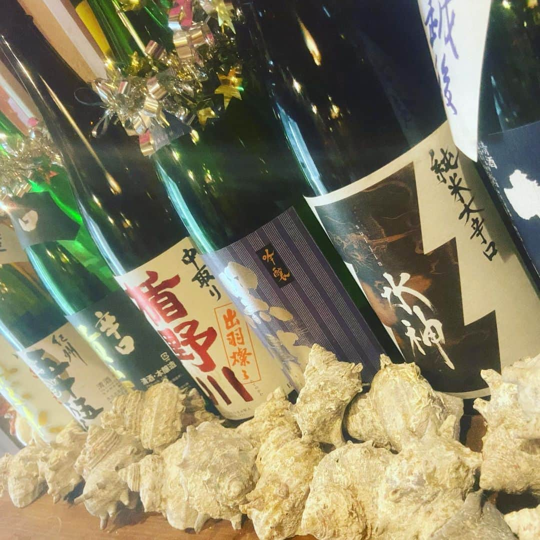 鶏魚 谷町さんのインスタグラム写真 - (鶏魚 谷町Instagram)「役目を果たした日本酒たち🍶 飲み放題にも、常駐4種と気分による数種類ございます！ 🐓谷町4丁目駅すぐ、 がぶ飲み酒場“鶏魚”でお待ちしてます！🐟  #鶏魚#谷町4丁目#谷町#貝#牡蠣#飲み放題#セルフ飲み放題#利き酒#利き日本酒#日本酒#唐揚げ#飯テロ#酒テロ#煙草#タバコ#喫煙可能店#昼飲み#昼呑み」4月21日 19時12分 - toriuotanimati