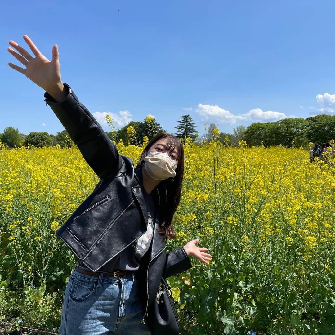 二瓶有加さんのインスタグラム写真 - (二瓶有加Instagram)「. 行けてよかった🌷🌷🌷 天国みたいな場所でした😇🌸 . 癒された🐾 . #春　#お花畑 #昭和記念公園」4月21日 20時19分 - niheeeey.pink1020