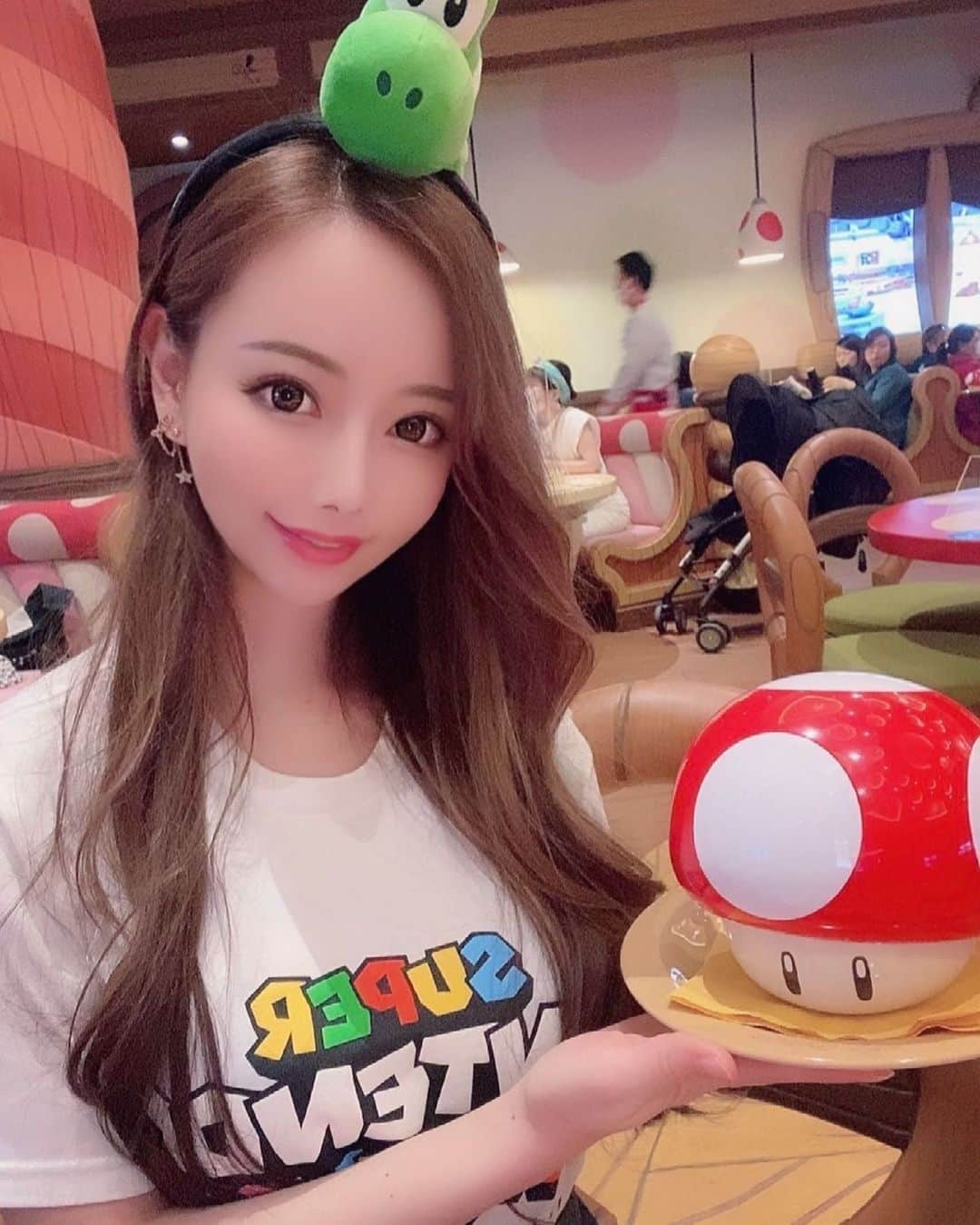 小松崎真理さんのインスタグラム写真 - (小松崎真理Instagram)「ユニバᐧ༚̮ᐧ🍄 マリオのエリアが可愛過ぎたぁぁ❤️ ・ ・ ・ #大阪#ユニバ#ユニバーサルスタジオジャパン#ユニバーサル#usj#マリオ#マリオカフェ#キノピオカフェ#任天堂#ユニバコーデ#スーパーマリオ#マリオカート#nintendo#osaka#universalstudiosjapan」4月21日 20時43分 - xs2.mari.s2x