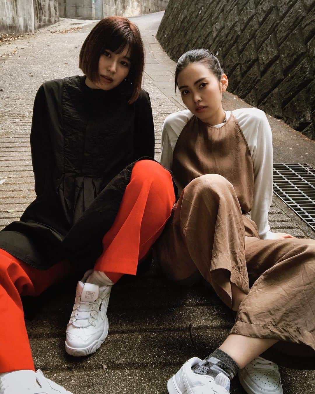 ellieのインスタグラム：「・ ・ My buddy🌱🌱 ・ ・ ・ #mood #picture #buddy #friends #ootd #cool #girl #japan」