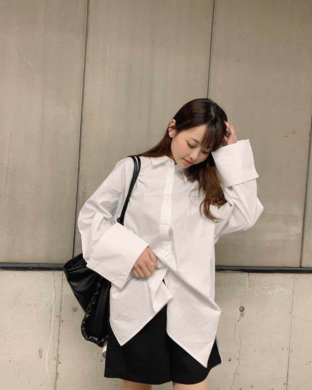 坂田風音さんのインスタグラム写真 - (坂田風音Instagram)「🤍﻿ ﻿ "special cuff white shirt"﻿ ﻿ 公式サイトにて再入荷しましたが﻿ 速攻完売でした🙇‍♀️﻿ ありがとうございます♡…」4月21日 21時06分 - kazane_16