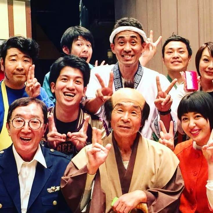 石田靖さんのインスタグラム写真 - (石田靖Instagram)「吉本新喜劇のチャーリー浜さんが 旅立たれました 新喜劇の舞台で自由に絡ませて頂き トレードマークの眼鏡とヒゲを 弄らせてもらった時も笑って受けとめて 貰える大先輩でした 御冥福をお祈りします 合掌 #吉本新喜劇 #新喜劇 #チャーリー浜 #ごめんくさい #御冥福をお祈りします #合掌」4月21日 22時13分 - yasulog