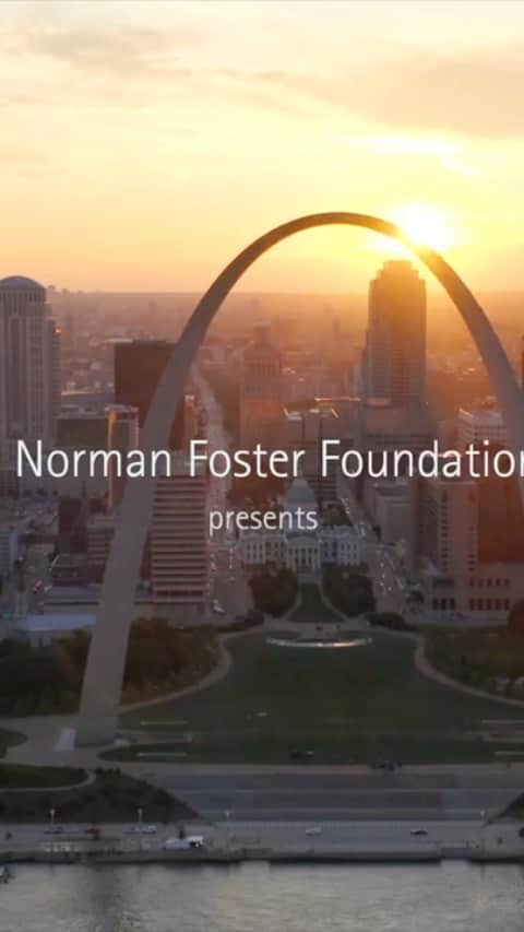 ノーマン・フォスターのインスタグラム：「Today the @normanfosterfdn launched its masterclass series on cities - I would like to thank the distinguished list of contributors for their outstanding presentations.   Available on YouTube - youtube.com/normanfosterfoundation」