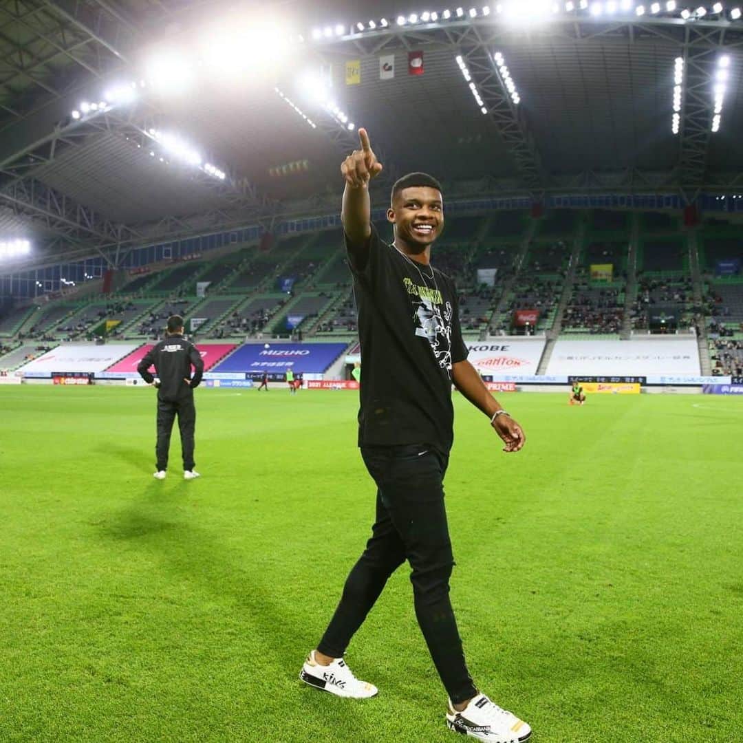 のインスタグラム：「I'd like to thank all the fans for the warm welcoming! @visselkobe」
