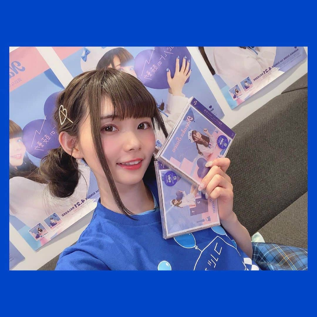 諏訪ななかさんのインスタグラム写真 - (諏訪ななかInstagram)「. 本日 1st Single 「コバルトの鼓動」Release💙 . . 私にとって初めてのシングル、そして初のタイアップシングルとなっています！ 「バトルアスリーテス大運動会 ReSTART!」と共にどうぞ宜しくお願いします🏃🏼‍♀️ . . cwの「突風スパークル」も本当に素敵な曲なので、2曲ともぜひたくさん聴いてくださいね🍃✨ . 発売記念特番もありがとうございました☺️ . . #コバルトの鼓動」4月21日 23時32分 - n.suwawagram