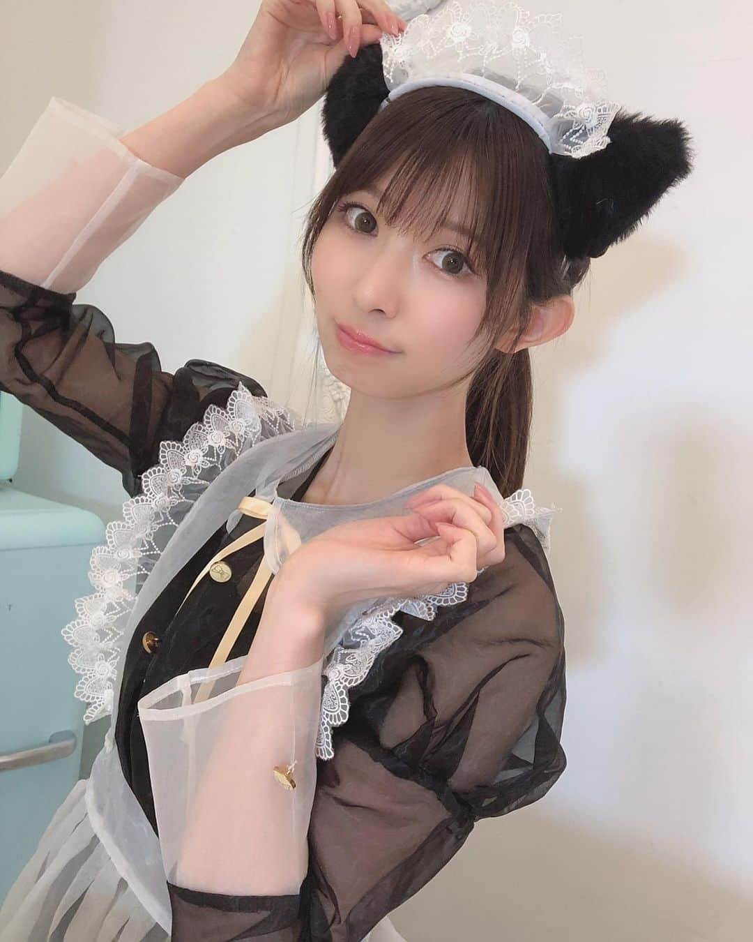 璃波さんのインスタグラム写真 - (璃波Instagram)「ねこみみメイド🐱 久しぶりの投稿です☕️💕  🖤Cat ear maid🖤  ・ #メイド #メイド服 #撮影会  #撮影会モデル #catears #catear #maid #maidcosplay #cosplay #costume #japanesegirl #photooftheday #selfie #followme #follow #love #instagood #메이드 #코스프레 #셀카 #촬영 #인물 #좋아요환영 #コスプレ #コスプレイヤー #璃波」4月21日 23時43分 - rinami_13