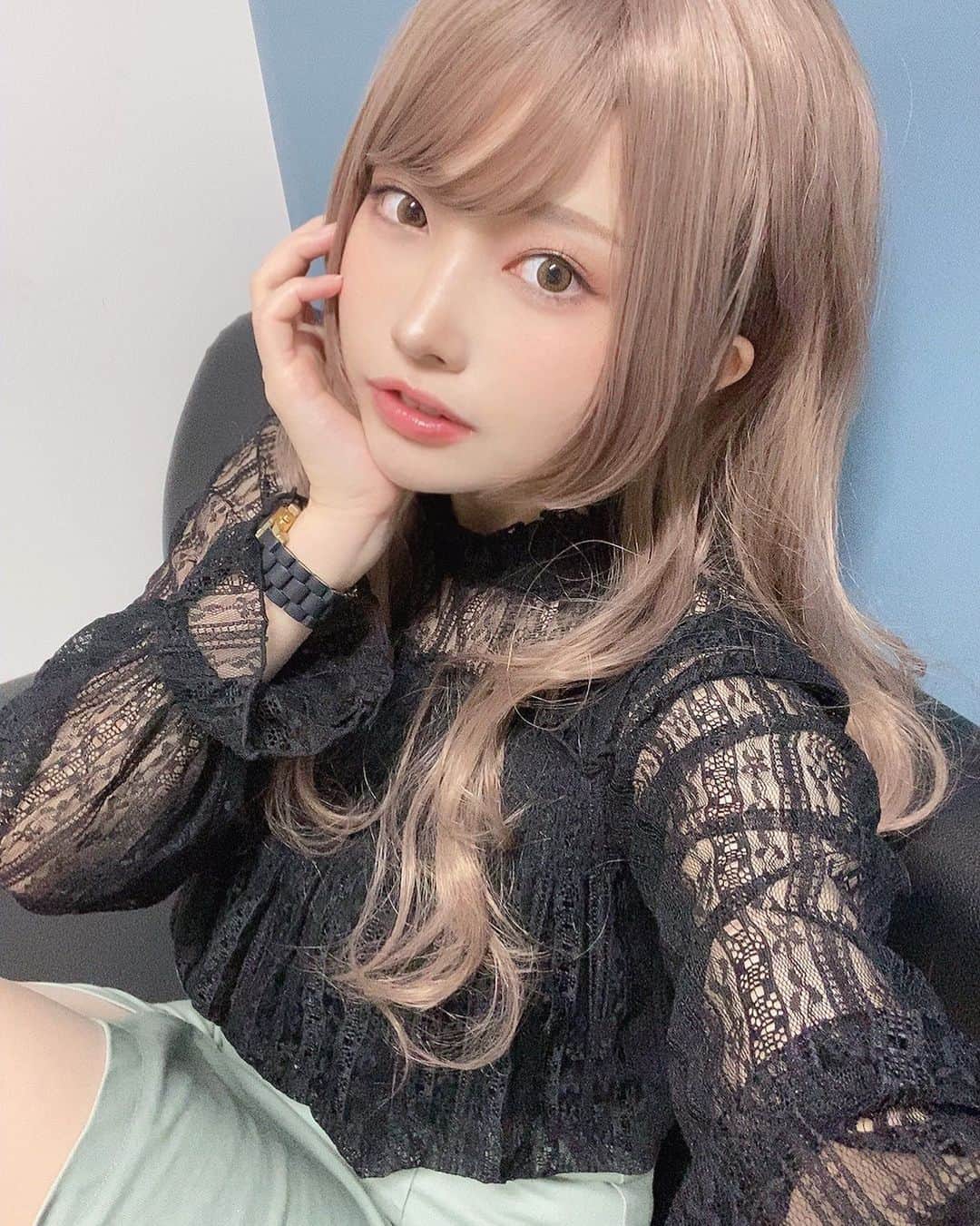 のインスタグラム：「私服！  . . . . . .  #cosplayer #cosplaygirl #photo #photography #japanesegirl #fashion #ootd #coordinate #selfie #selca #コスプレイヤー #ファッション #コーデ #私服 #自撮り #デイリールック #코스프레 #패션 #코디 #데일리룩 #角色扮演者  #셀카 #셀피 #自拍」
