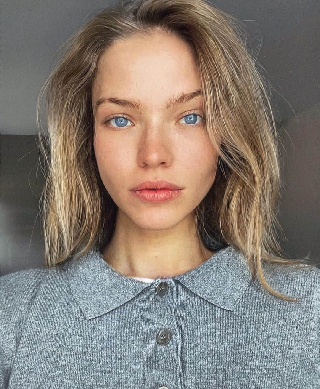 サーシャ・ルッソのインスタグラム：「Wednesday」