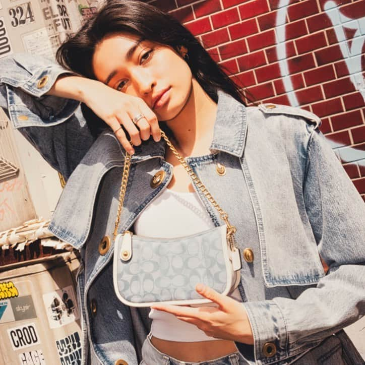 遠藤さくらさんのインスタグラム写真 - (遠藤さくらInstagram)「Denim on denim with #CoachNY #signaturechambray」4月22日 12時16分 - offi.sakura