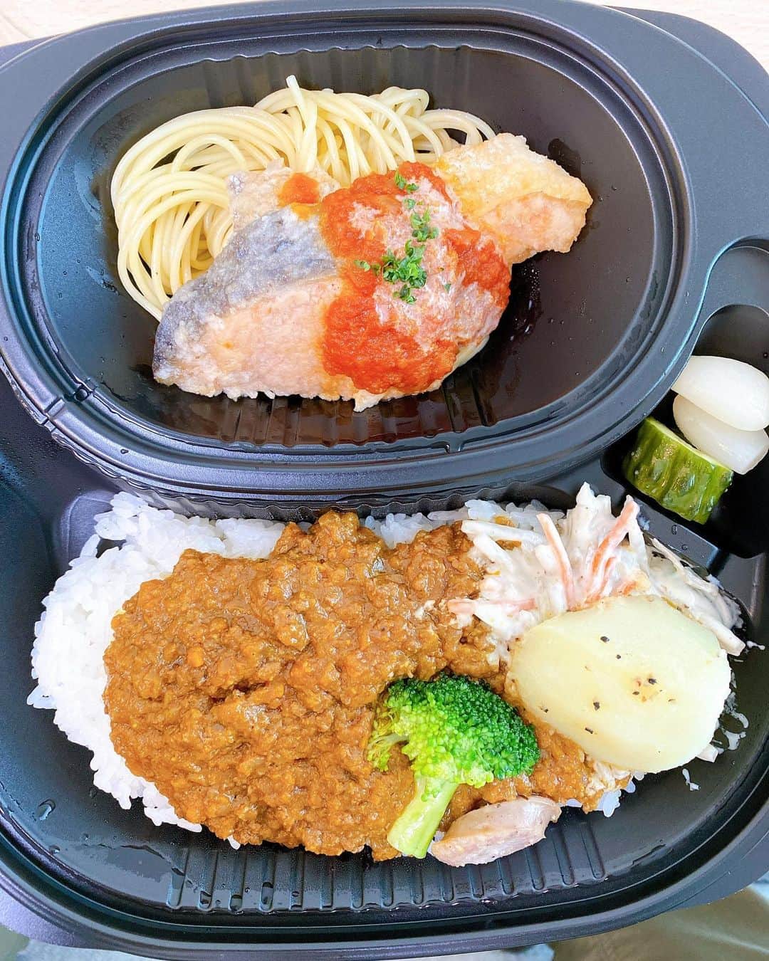 バカリズムのインスタグラム：「有吉反省会飯」