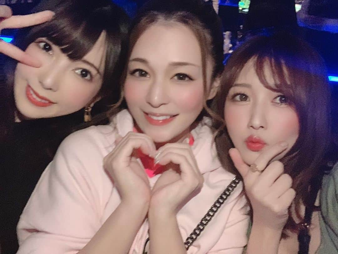 波多野結衣さんのインスタグラム写真 - (波多野結衣Instagram)「名古屋撮影会ありがとうございました！！ めめたんにも会えたし、風来坊いけたしファンの方にも会えたしたのしかった♡ . . #撮影会  #名古屋  #風来坊  #ありがとう  #たのしかった  #橘メアリー  #大槻ひびき  #波多野結衣」4月22日 11時17分 - hatachan524