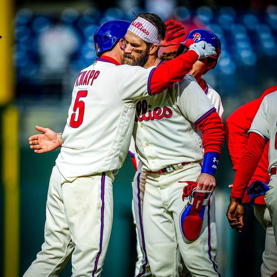 ブライス・ハーパーさんのインスタグラム写真 - (ブライス・ハーパーInstagram)「Woke up at the right time!😴」4月22日 7時21分 - bryceharper3