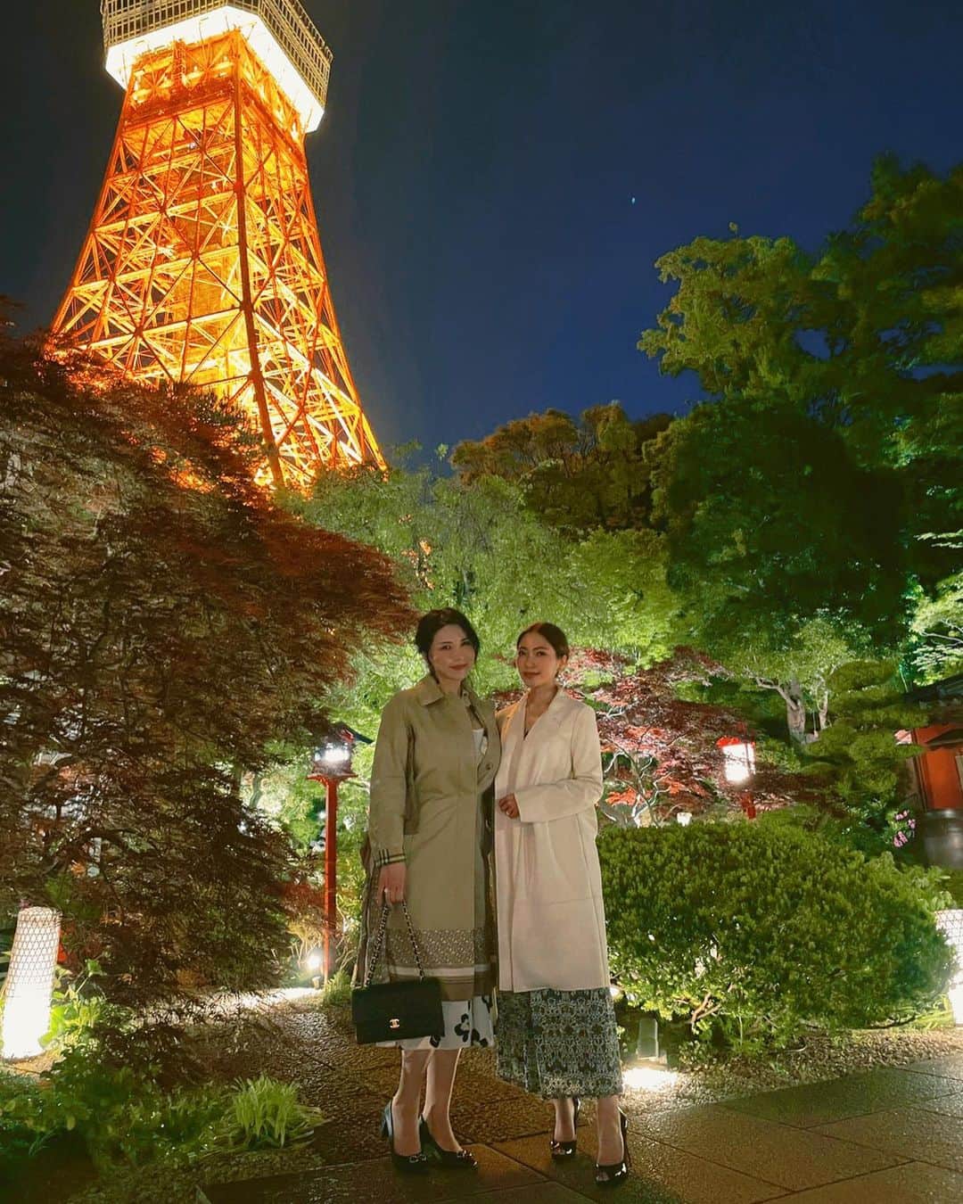 沖田杏梨さんのインスタグラム写真 - (沖田杏梨Instagram)「You better go to “Tokyo Shiba Tofuya-Ukai”if you Ever come to Tokyo-Roppongi;). There is a beautiful scenery of Japanese garden and Tokyo tower and that totally delicious Japanese foods😋💕 The beautiful garden in middle of the Tokyo is just so amazing!!  “東京芝　とうふ屋うかい"に行ってきましたよ❤️ 三田ういちゃんのおすすめで初めて行って来ました✨お庭素敵すぎて流石のセンス🥰お豆腐料理日本一美味しい！ういちゃんといると自分が上がります😊✨  #とうふ屋うかい　 #東京芝とうふ屋うかい」4月22日 7時55分 - anri_okita