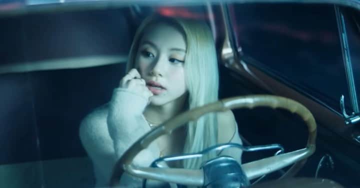 チェヨンのインスタグラム：「chaeyoung cuts in kura kura💗 #chaeyoung #채영 #twice #트와이스 #prettyrapstarchaeyoung #chaengtv」