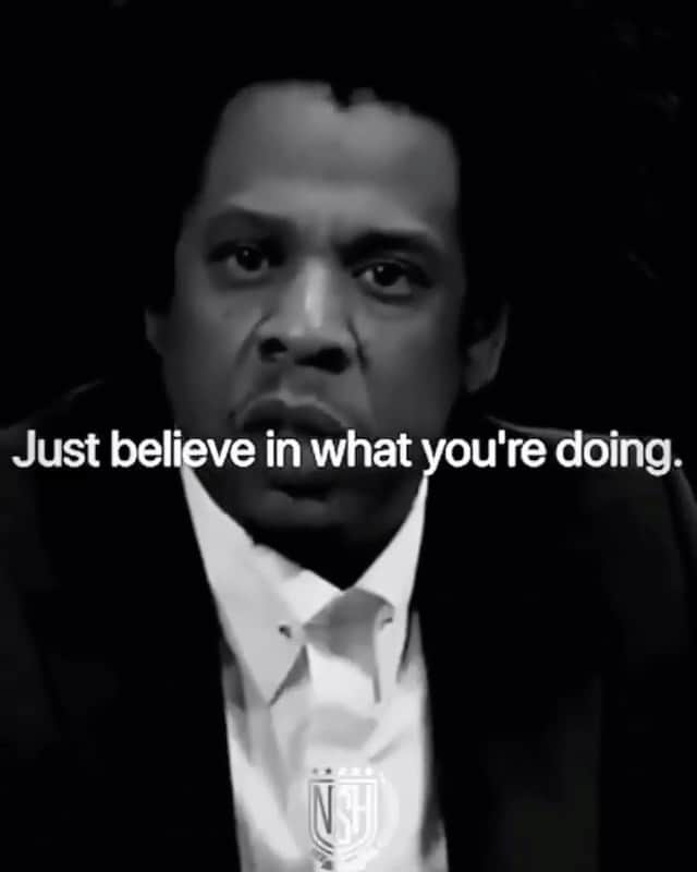 ジャスミン・サンダースのインスタグラム：「Motivation 🖤」