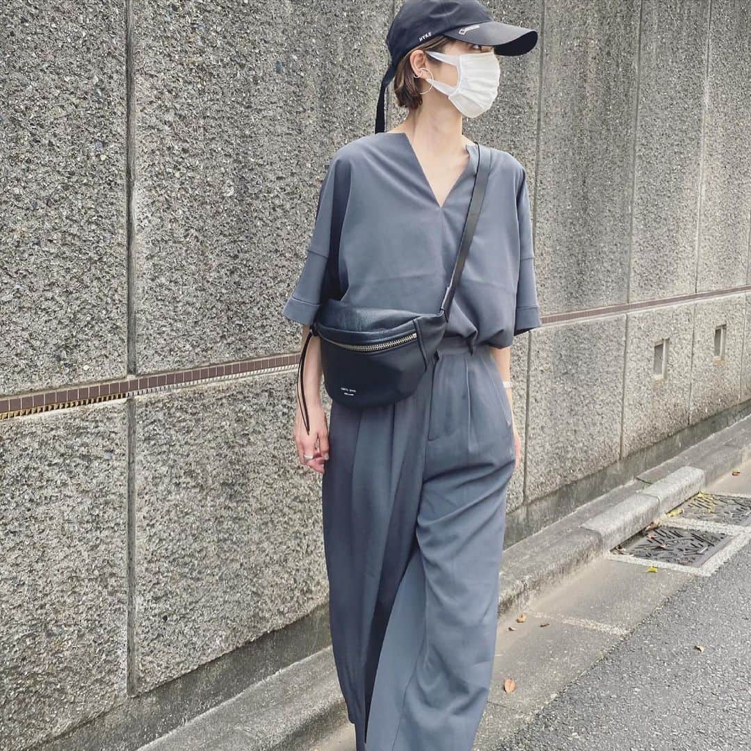 畑野ひろ子のインスタグラム：「今日は暑かったですね☀️ 気持ちよく着れる　@lepsim_official × @naoko.ts ちゃんのセットアップで。」