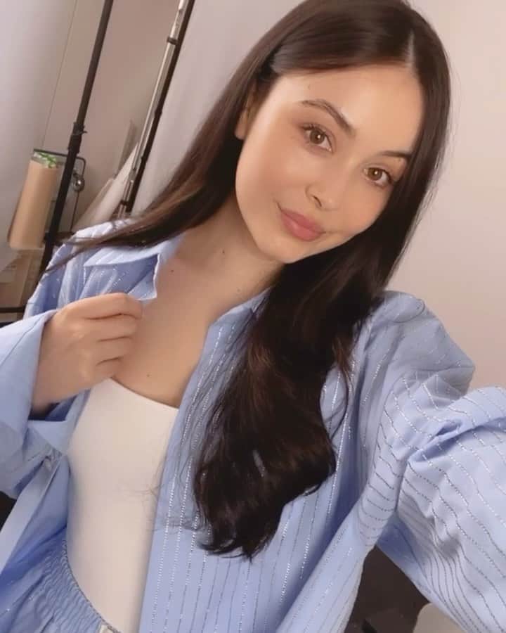 エレナ・アレジ・後藤のインスタグラム：「今日は @25ansjp の動画撮影をしました。久しぶりの動画撮影はとても楽しかったです。皆様に楽しんで観て頂けたら嬉しいです🤍 動画を早く観たい！という方は、どういう動画が観たいか教えて下さい！」