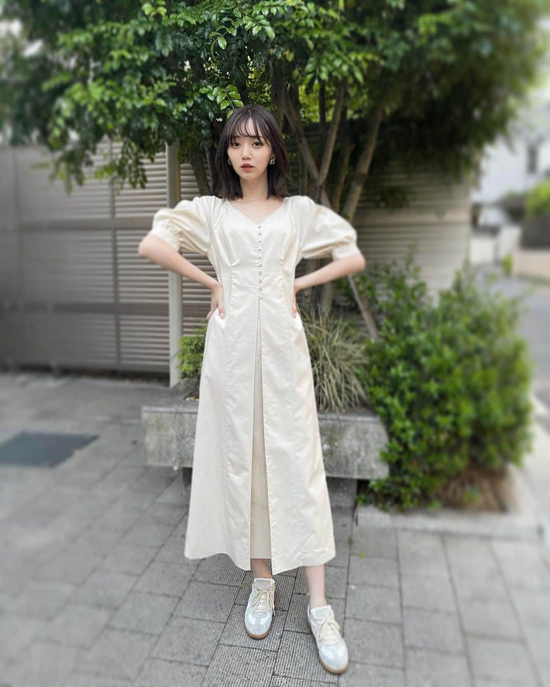 江野沢愛美さんのインスタグラム写真 - (江野沢愛美Instagram)「昨日しれっと載せたストーリーにて 「このワンピースどこのですか！！！」と DMが殺到したワンピースは  @clane_official のです🐩♡  #clane #ootd #私服 #ワンピース #春服」4月22日 20時25分 - enosawa_manami