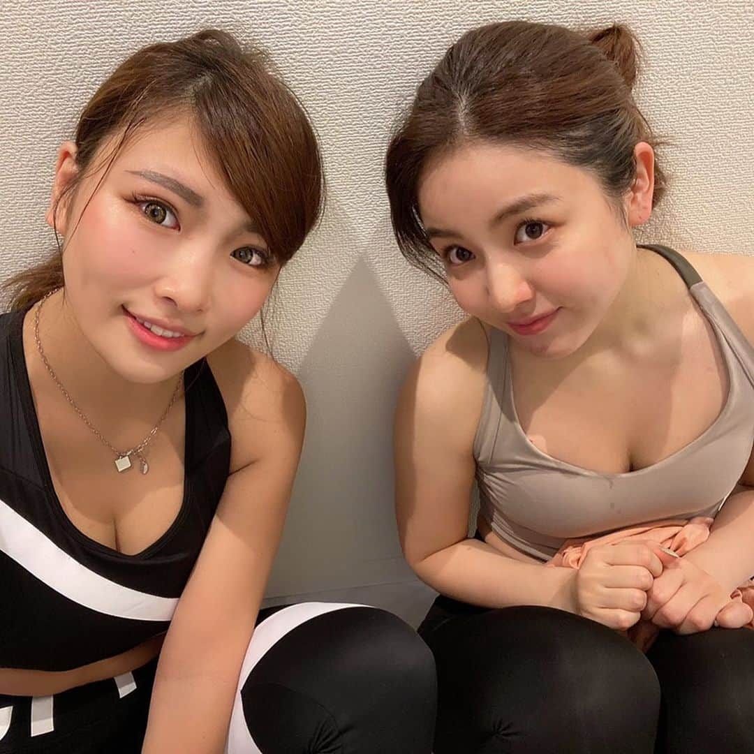 のインスタグラム：「ずっとやってみたかった #キックボクシング   ジャブ•ストレート🥊の基礎から教えてもらって、フォームはブレブレだけど楽しかった✨ 動画も今度撮りたいなぁ…！  誘ってくれた @risa_booo ちゃん♪ (トレーニング中はマスクで😌) @alonza_fitness_kickboxing」