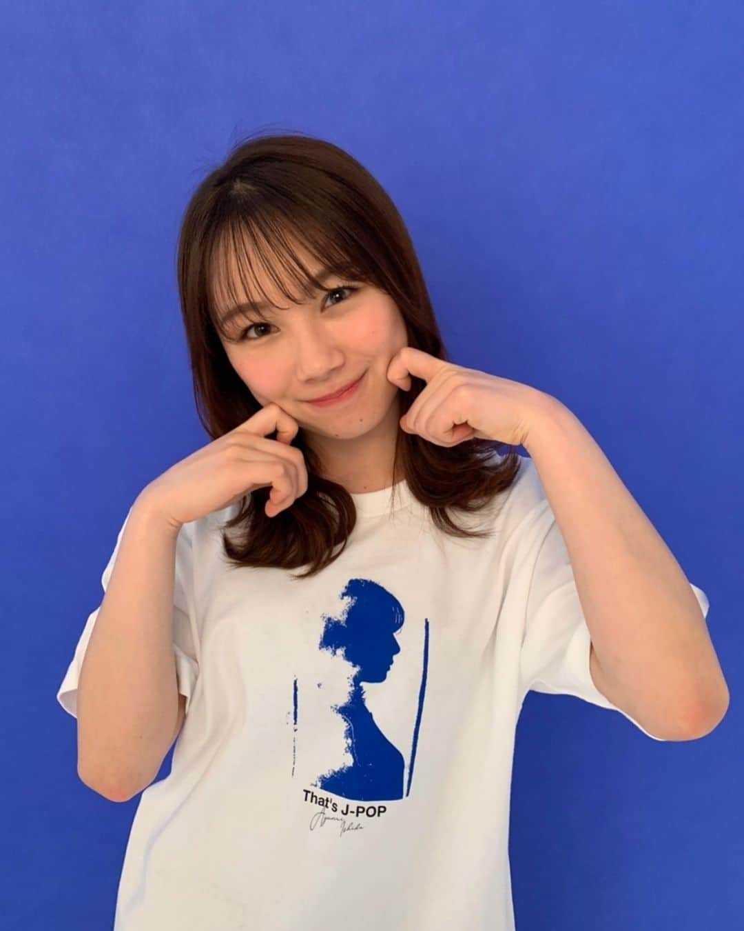 石田亜佑美さんのインスタグラム写真 - (石田亜佑美Instagram)「New goods💙 . . . メンバーの横顔がプリントされた 新しいTシャツが受注予約受付中です！ . 自称:宮城の奇跡の出番だぁ～☺️🎉 . . . #Tシャツ #予約販売 #5月5日締め切り e-LineUP!Mall にてお買い求め頂けます #morningmusume21 #モーニング娘21 #石田亜佑美 #mサイズ着てます #💙」4月22日 21時02分 - ayumi_ishida.official