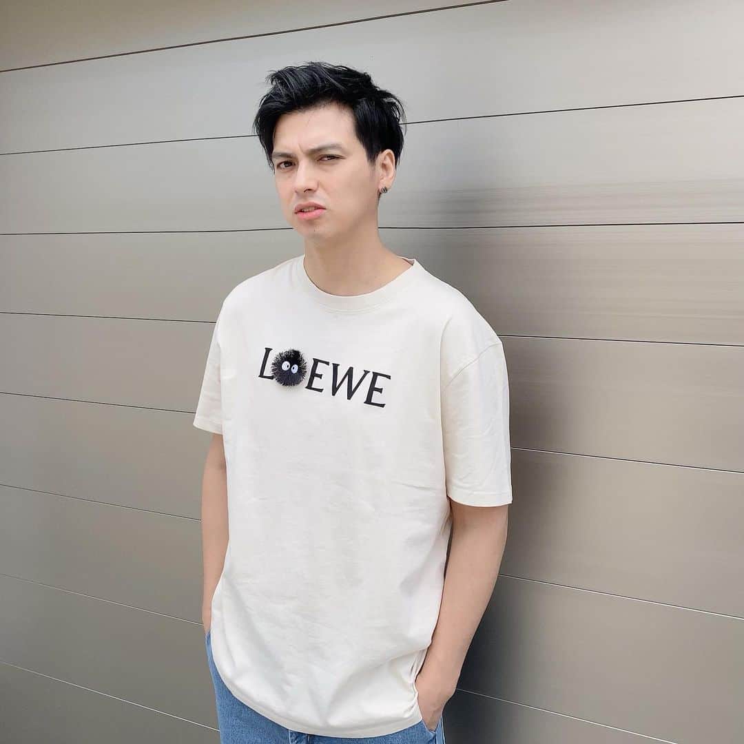 アレクサンダーのインスタグラム：「隣のトトロ #となりのトトロ  #まっくろくろすけ  #loewe」