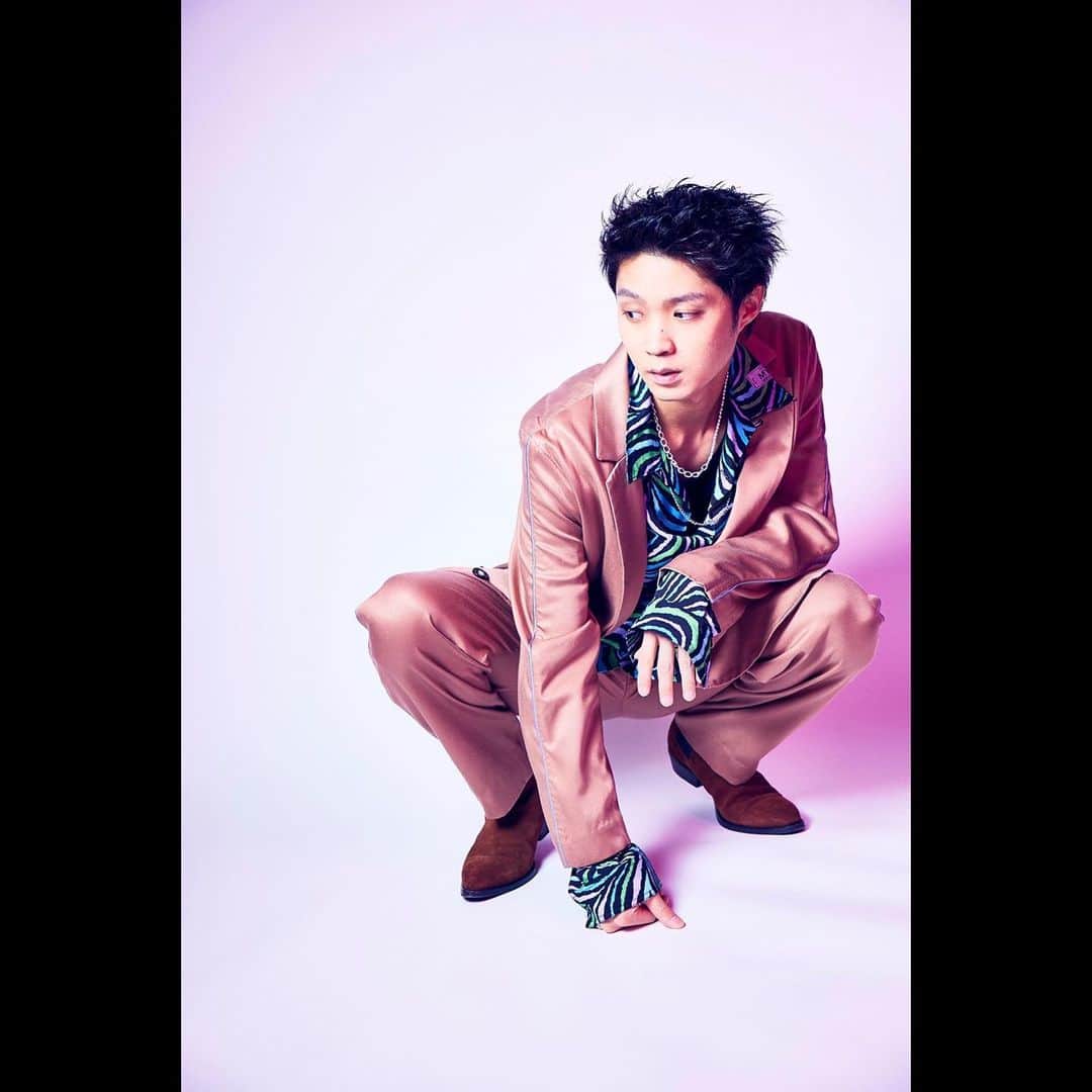 磯村勇斗のインスタグラム：「.  「JUNON 6月号」  4月22日発売  #珈琲いかがでしょう」