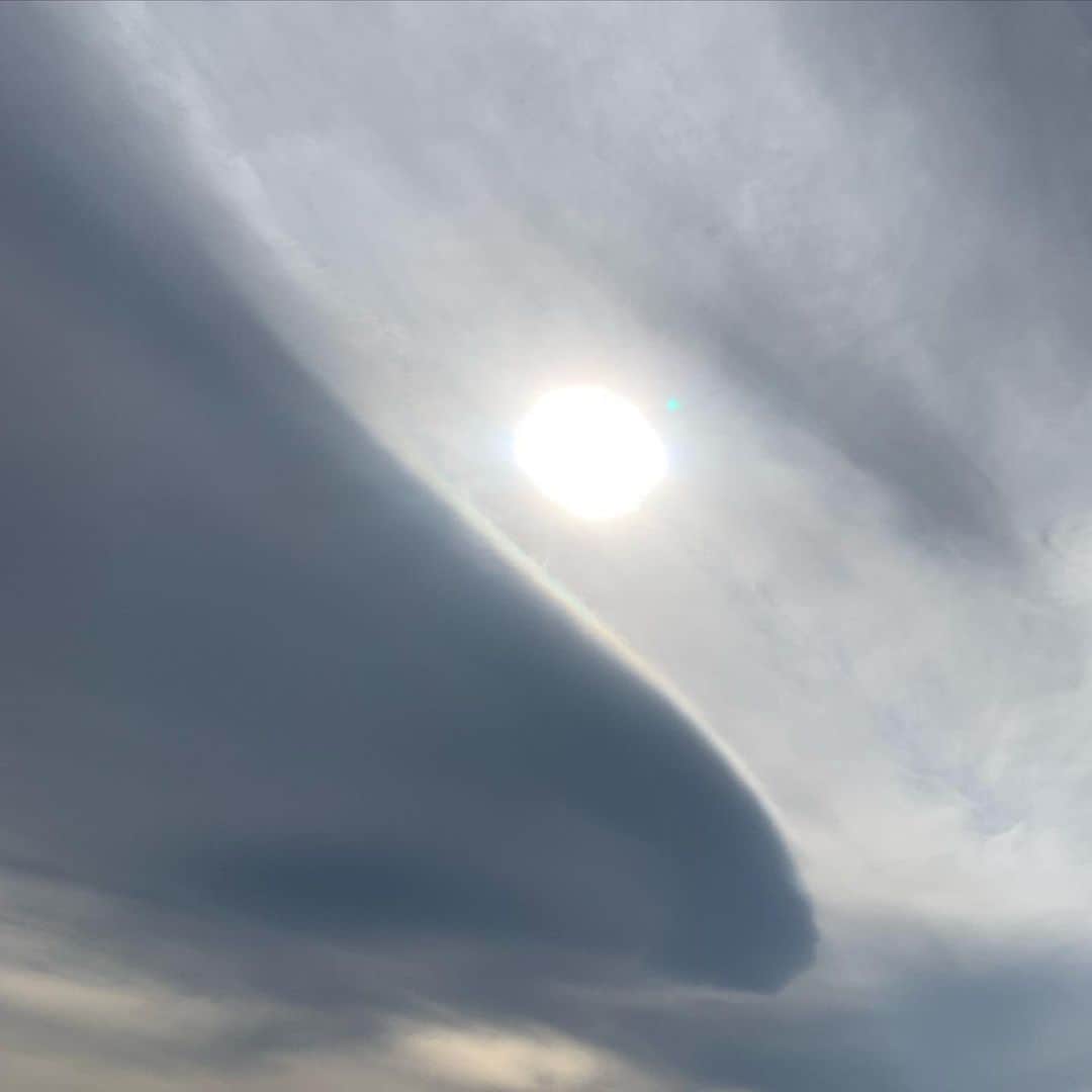 宙也さんのインスタグラム写真 - (宙也Instagram)「なんだかムンクが描きそうなごいすな空。」4月22日 15時49分 - chuya_aquarius