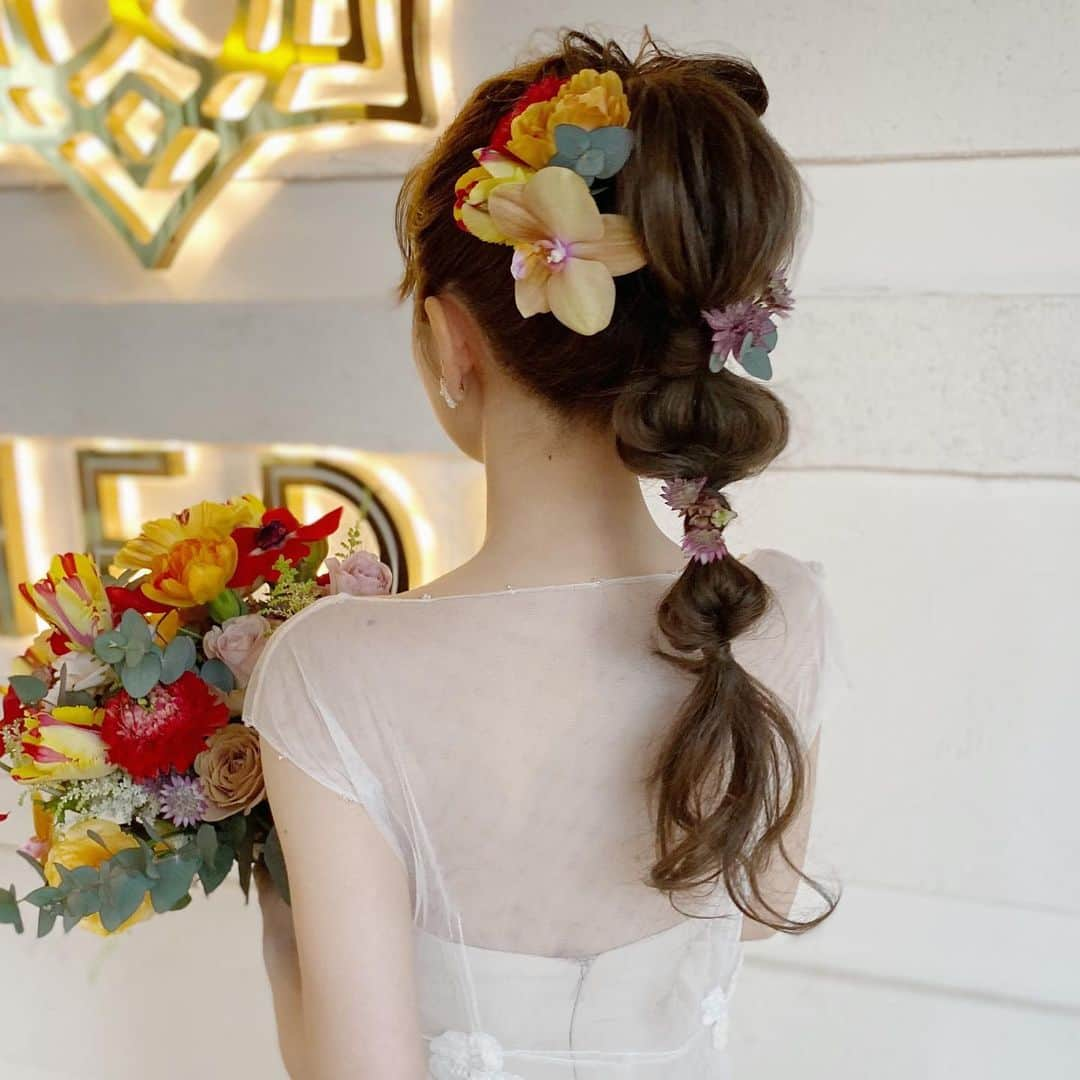 R.Y.K Vanilla Emuさんのインスタグラム写真 - (R.Y.K Vanilla EmuInstagram)「花嫁さまお色直しhair  ベージュのドレスにカラフルなお花で とってもステキでした💐  #ヘアメイク#ヘアアレンジ#結婚式#セットサロン #ヘアセット #アップスタイル #プレ花嫁 #フォトウェディング #前撮り #結婚式ヘア #ロケーション撮影#結婚式準備 #ヘアアクセサリー #お呼ばれヘア#着物ヘア#花嫁ヘアメイク#2021秋婚 #成人式ヘア#花嫁ヘア#成人式#振袖ヘア #花嫁ヘアスタイル #振袖#ブーケ#生花#2021春婚#髪飾り#結婚式前撮り#ウエディングヘア#出張ヘアメイク」4月22日 17時50分 - ryky0101