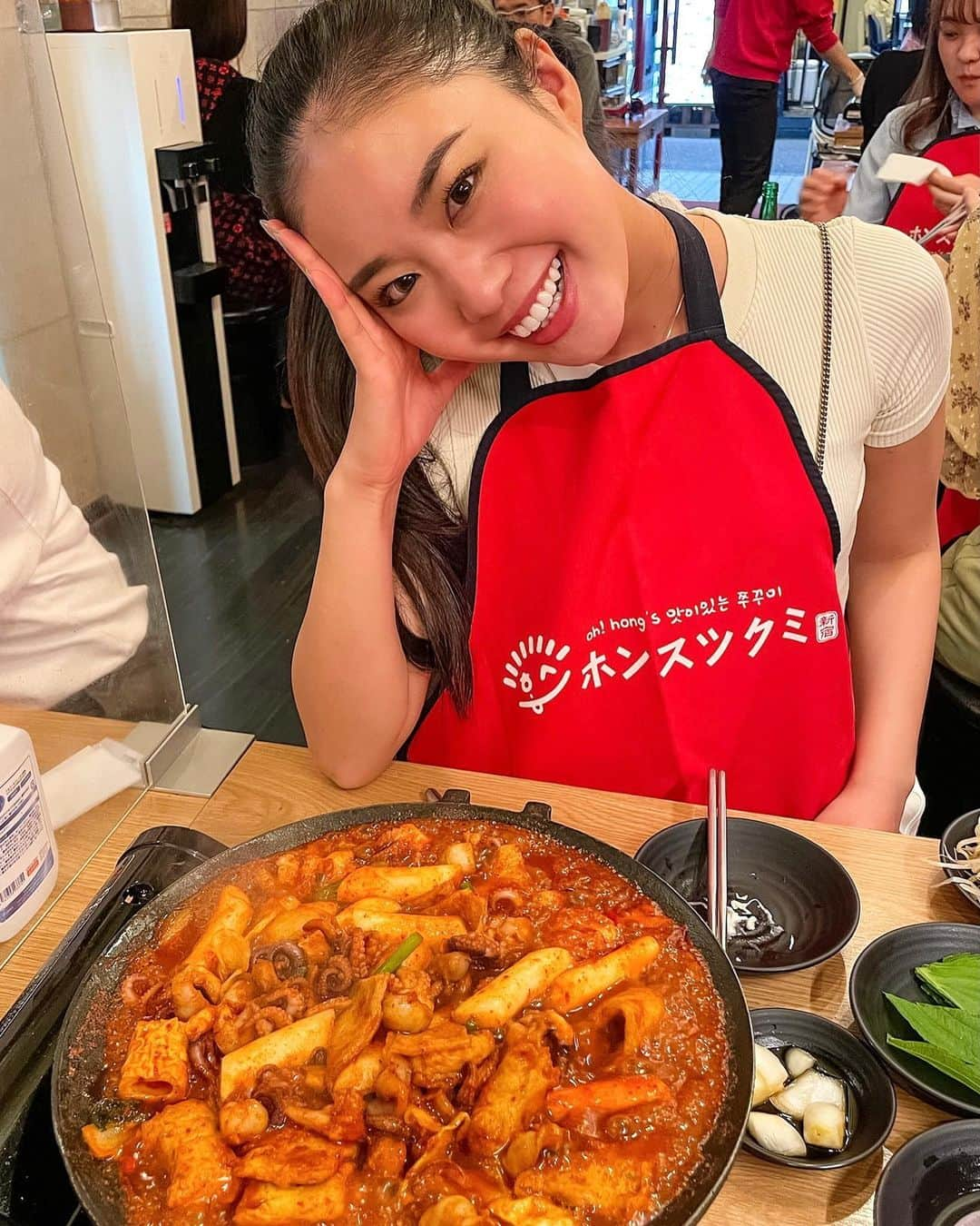 角田聖奈さんのインスタグラム写真 - (角田聖奈Instagram)「チュクミ初めて食べた🐙🔥🔥 〆のチャーハンが美味しすぎて大盛りにしたのに足りなかったぁ〜🤤  韓国行きたいのに行けないから、都内で本格的な韓国料理屋さんを探してます！みんなのおすすめあれば教えてください🥰🙏  #グルメ #韓国グルメ #新大久保グルメ #食べ歩き #グルメツアー #美味しいもの #韓国料理 #韓国行きたい #チュクミ #ホンスチュクミ #激辛 #ヘルシー #食べて痩せる #新大久保 #東京」4月22日 18時25分 - seina1105