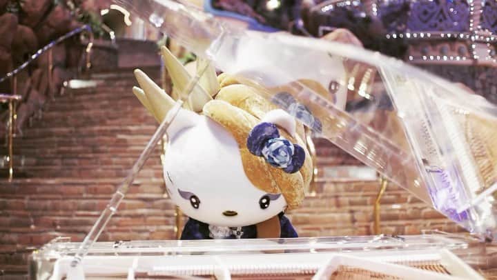 のインスタグラム：「Yoshikitty is practicing ImitationRain on piano - 練習中の映像..! 『2021年 サンリオキャラクター大賞 』 投票はここから→ https://ranking.sanrio.co.jp/characters/yoshikitty/ スマホで１日１回5月24日(月) まで "Sanrio Character Ranking 2021" Click here to vote → https://ranking.sanrio.co.jp/en/characters/yoshikitty/ You can vote once a day on your smartphone until May 24th (Monday)!  @yoshikitty_official @yoshikichannelofficial @sixtones_official  #sixtones #imitationrain  #yoshiki​ x #hellokitty​ = #yoshikitty」