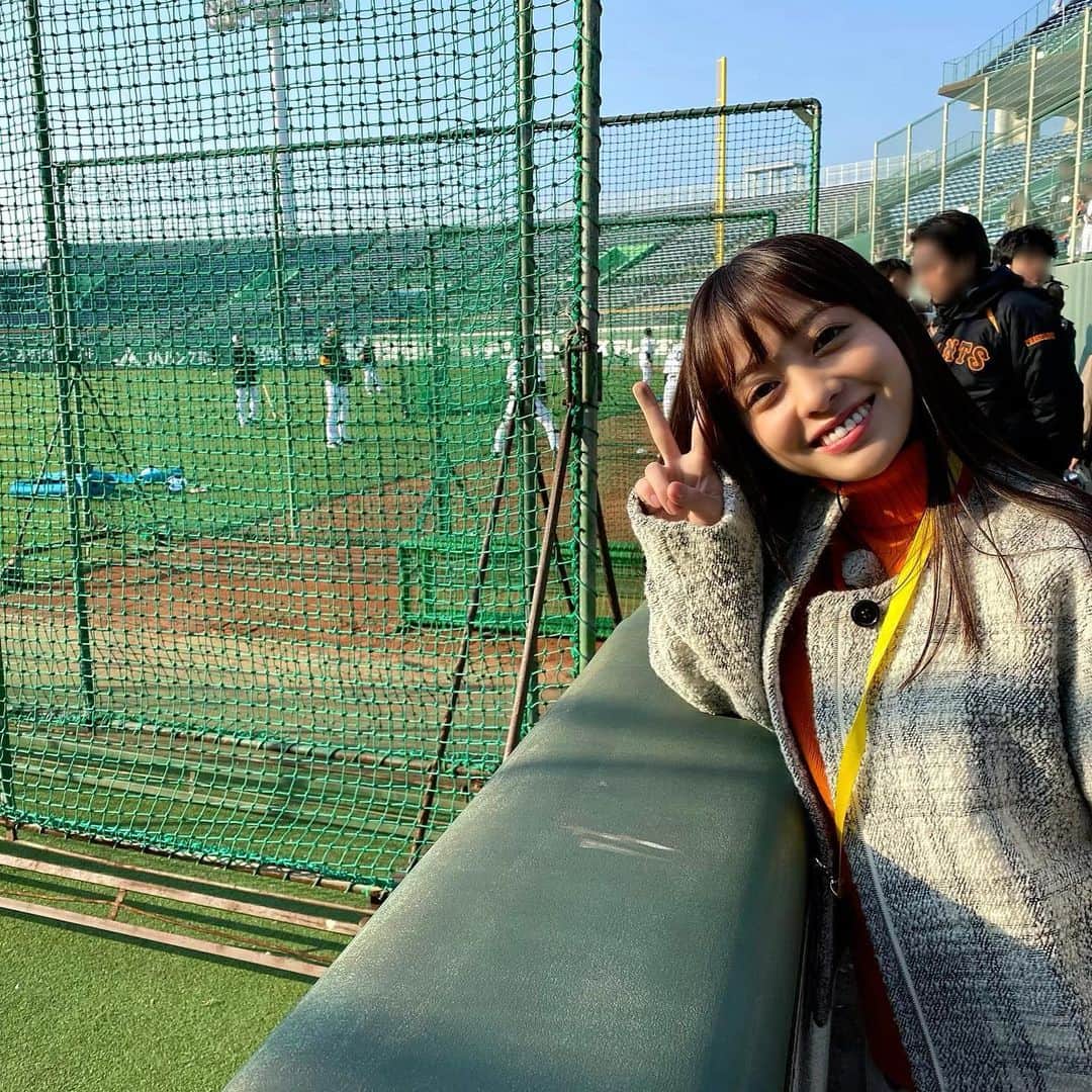 橋本環奈のインスタグラム：「こんばんは！環奈MGです。  明日は「ZIP！」に生出演します。 是非ご覧ください。  写真は宮崎キャンプの時の懐かしい写真。  #橋本環奈 #橋本環奈2021 #橋本環奈マネージャー #ZIP」