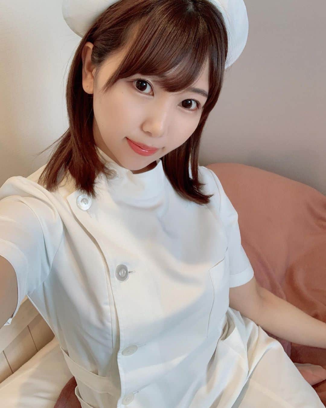 愛花みちるのインスタグラム：「💉🤍❤🤍❤  #撮影#コスプレ #selfie #オフショット #instagood」