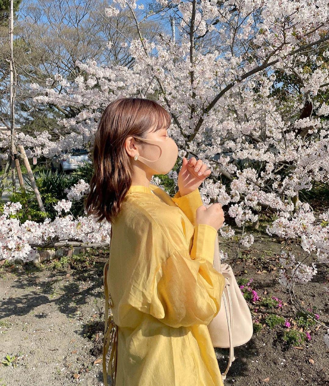 きりまるさんのインスタグラム写真 - (きりまるInstagram)「. . 福岡のさくら すっごく綺麗やった！🌸  じぶんでこだわって作った お洋服を着て見る桜は、いつもよりもっと パワーが湧いてきて幸せ〜でした。 元気カラーのだいすきな黄色！🌼💛 （ @onetome_official ）  やっぱり写真もいいけど、 動画の方が思い出も残るし伝わるし いいな〜って思った１日！📸🌸  これから動画でも沢山残していこう。」3月29日 21時10分 - kirimaruuu