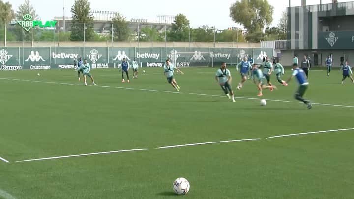 クリスティアン・テージョのインスタグラム：「Vuelta al trabajo💪🚀 10 finales!!! Vamos @realbetisbalompie 💚」
