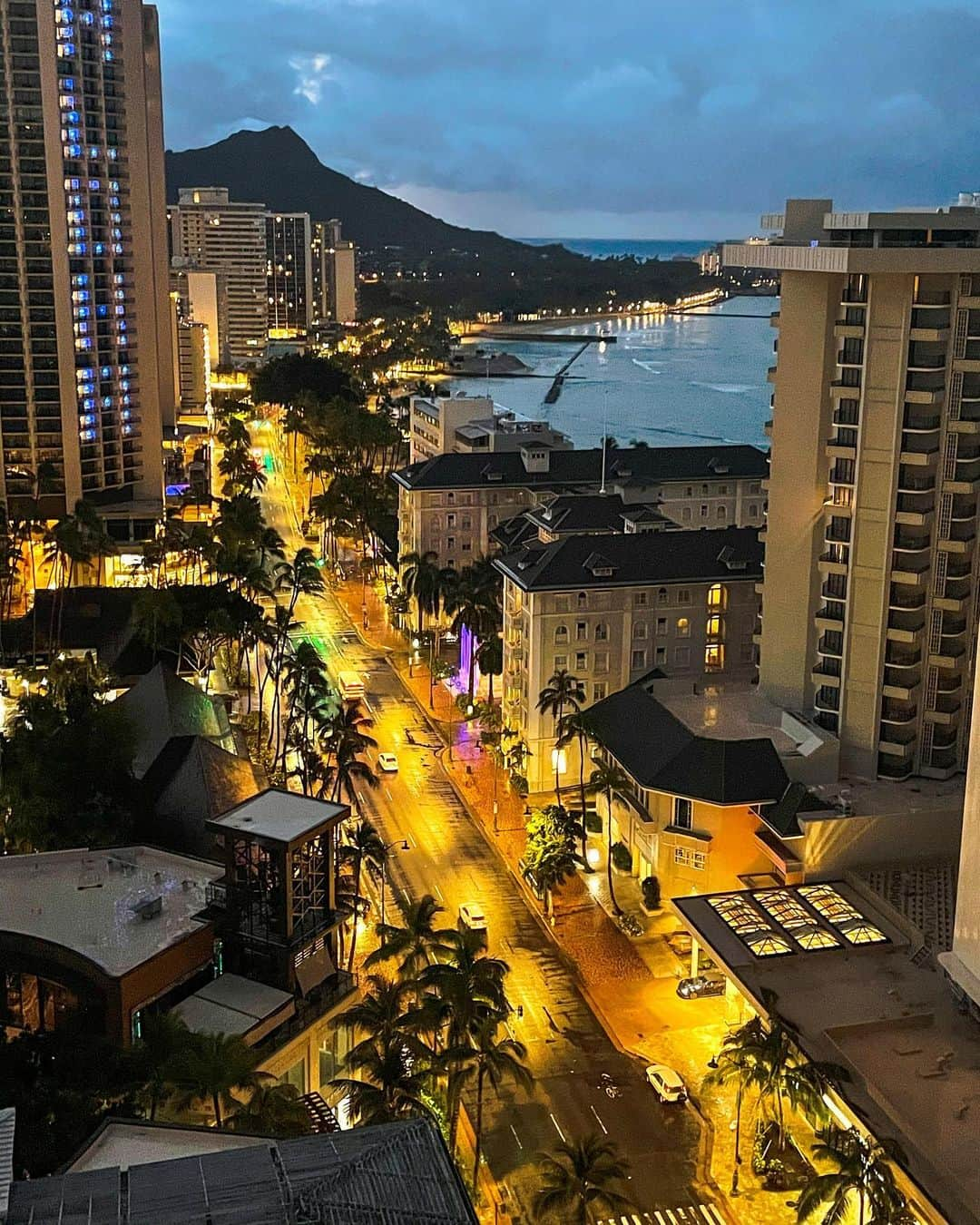 羽石杏奈さんのインスタグラム写真 - (羽石杏奈Instagram)「waikiki vibes🦋✨ . #waikiki #hawaii #oahu #808 #waikikibeachcomber #outrigger @waikikibeachcomber @outriggerjapan」3月29日 22時02分 - hawaiianna913