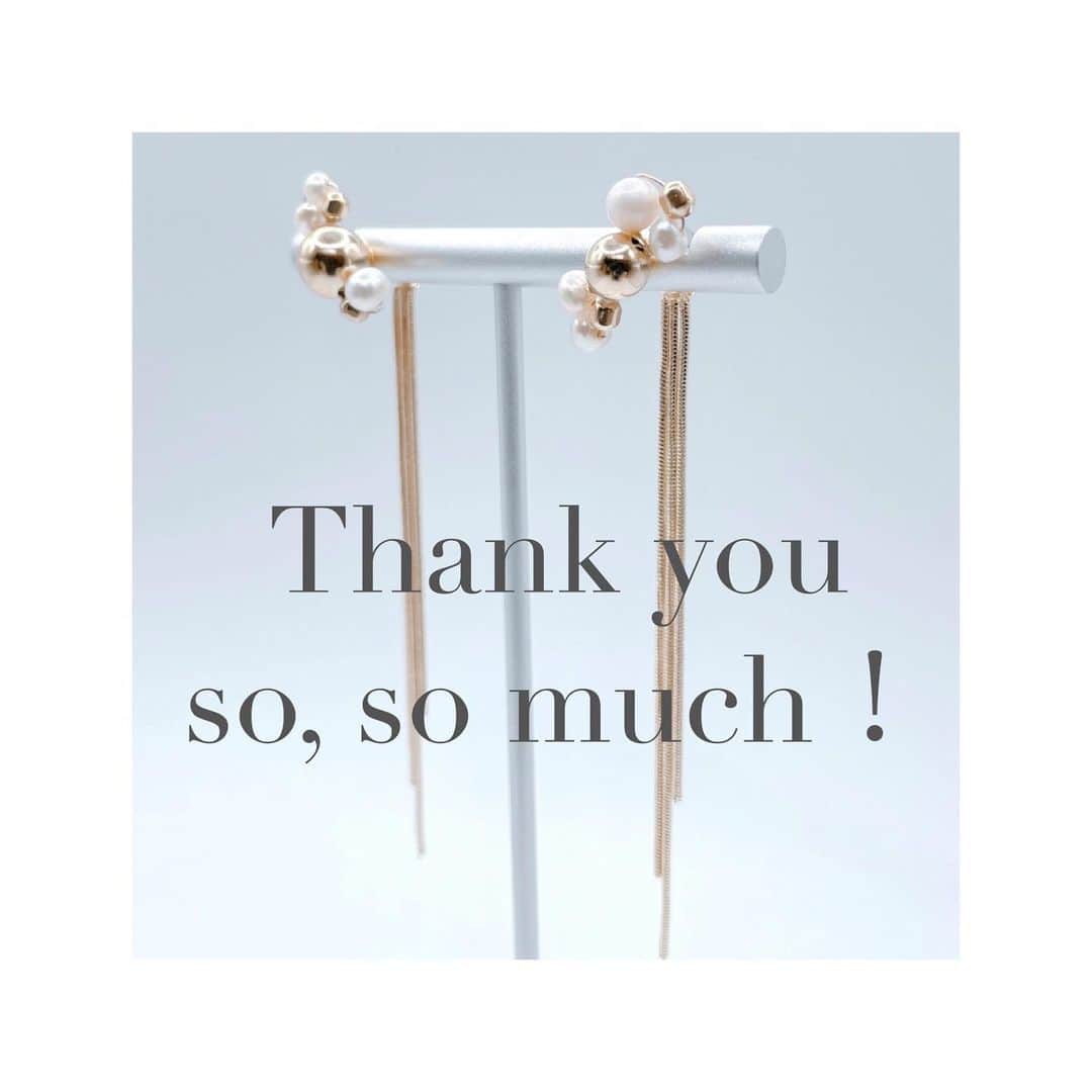 瀬戸朝香さんのインスタグラム写真 - (瀬戸朝香Instagram)「CLAVA  Jewelryを応援してくださっている皆様。 いつもありがとうございます。 今月も、お買い上げいただきました収益の一部を 『みちのく未来基金』様にご寄付することが出来ました。  皆様のお力をお借りして、誰かのお力になれる事とっても嬉しく思います。   引き続き、皆さんに満足いただけるアイテムをご提供出来るよう頑張りますので、応援よろしくお願いいたします。  そして、、 CLAVA  Jewelryのコンセプト…  繋ぐ 繋がる 繋げる  未来に続く道が、笑顔で溢れる事を願って…  日々人との繋がりを大切にしていきたいと思っています。  @store.clava   #繋ぐ繋がる繋げる #みちのく未来基金 #clavajewelry」3月29日 22時46分 - asaka.seto.official