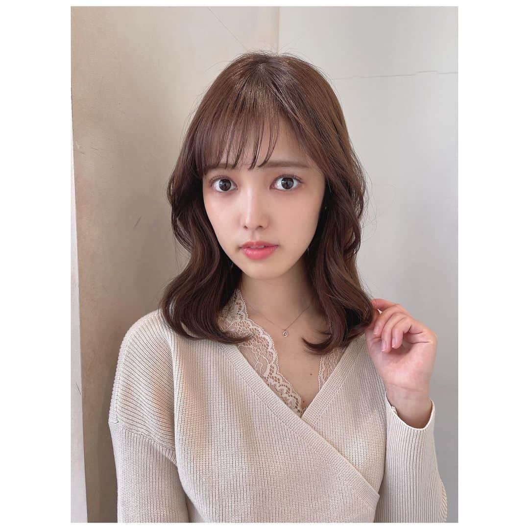 松永杏奈のインスタグラム：「少し前の作品撮り🌼 . . . . . . .  #afloat #渋谷 #サロン #サロンモデル #サロモ #作品撮り #ヘアカット #前髪カット #美容院 #美容室 #ミディアム #セミディ」