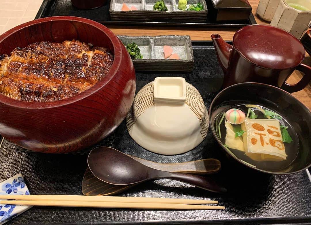 駒田奈美さんのインスタグラム写真 - (駒田奈美Instagram)「・ ・ ・ 『美味しいうなぎ』 ・ ・ 名古屋に行くと毎回食べたくなる 「しば福や」さんのうなぎ ・ ・ 今回はひつまぶし 前回はうなぎ上丼 ・　 うまきや肝焼きなど一品料理も美味しい❤︎ ・ ・ 外はカリッと、中はふぁっと 軽やかで深みのあるタレで丁寧に焼き上げてます ・ ・ ・ #駒田奈美#オスカープロモーション#モデル#名古屋グルメ #名古屋#鰻#うなぎ#しば福や#ひつまぶし#うなぎ丼#美味しい#美味しいもの好きな人と繋がりたい」3月30日 0時02分 - nami.komada