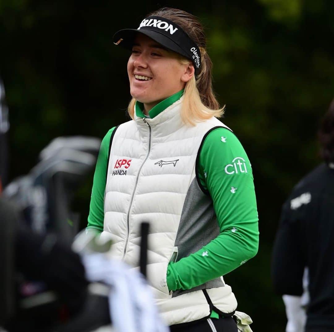 のインスタグラム：「So nice to be back out with the @lpga_tour fam 💚」