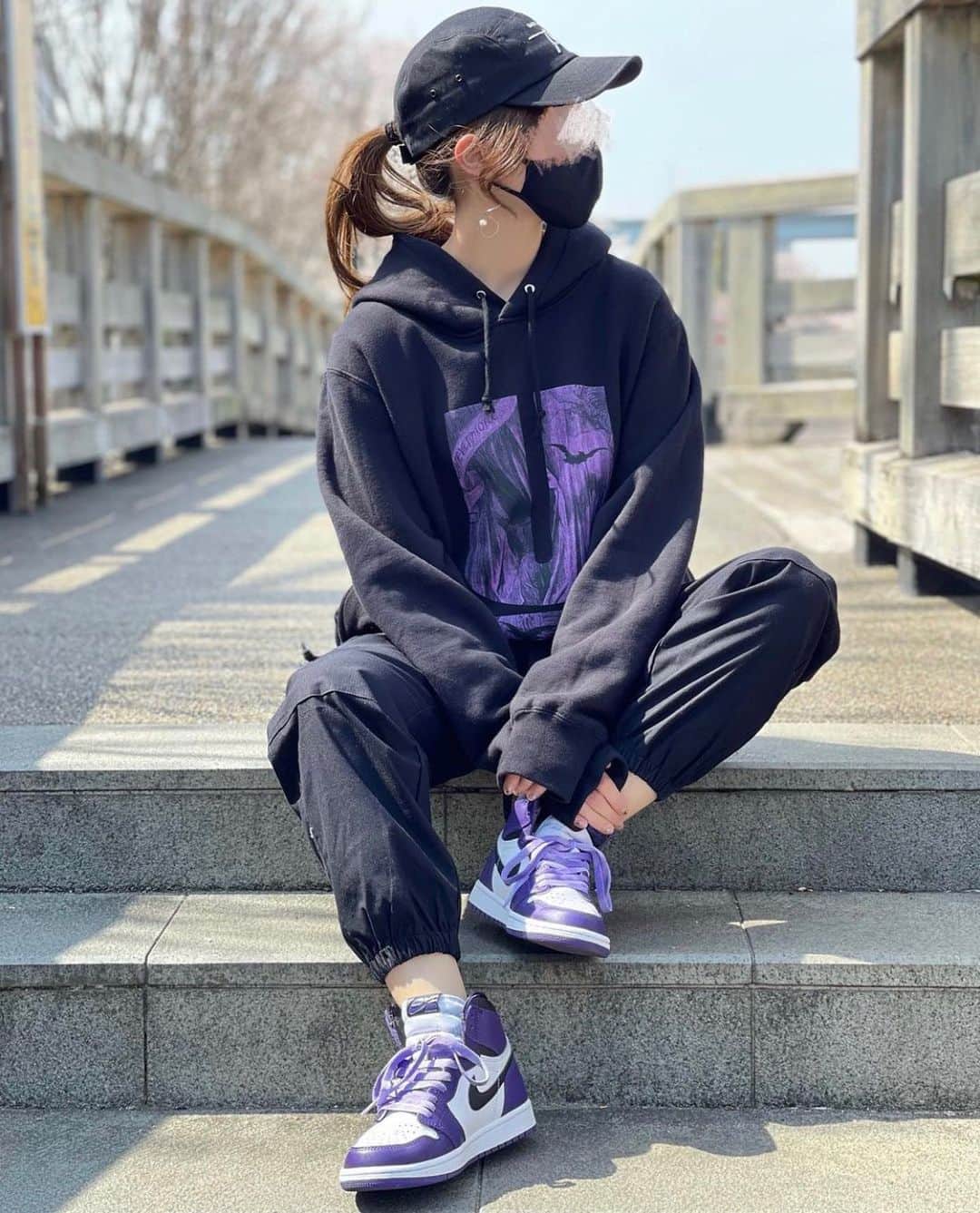 のインスタグラム：「ジョーダンコーデ✌︎﻿ ﻿ ご本人様👩→ @ryowestgirl﻿ ﻿ ⛳️ @street_zyoshi_の兄弟アカウントを紹介⛳️﻿ Nextreet→@_nextreet_﻿ リッチギャング→@rich_fashion_gang ﻿ ﻿ 🍕スト女子とは？﻿ 当アカウント（スト女子）では『彼女にこんなストリートコーデをしてほしい😍』をコンセプトに素敵な﻿ ストリート女子をRepostで紹介させていただいております❤️﻿ ストリートファッションが好きな人はfollow✨﻿ 写真は全てご本人様に【掲載許諾】を取っております☺️﻿ ﻿ ------------------﻿ #nextreet﻿ #リッチギャング﻿ #スト女子﻿ #シュプリーム﻿ #ストリート系ファッション﻿ #ストリートファッション﻿ #シュプリーム女子﻿ #ストリート女子﻿ #エアジョーダン1﻿ #ジョーダン1﻿ #キャップ」