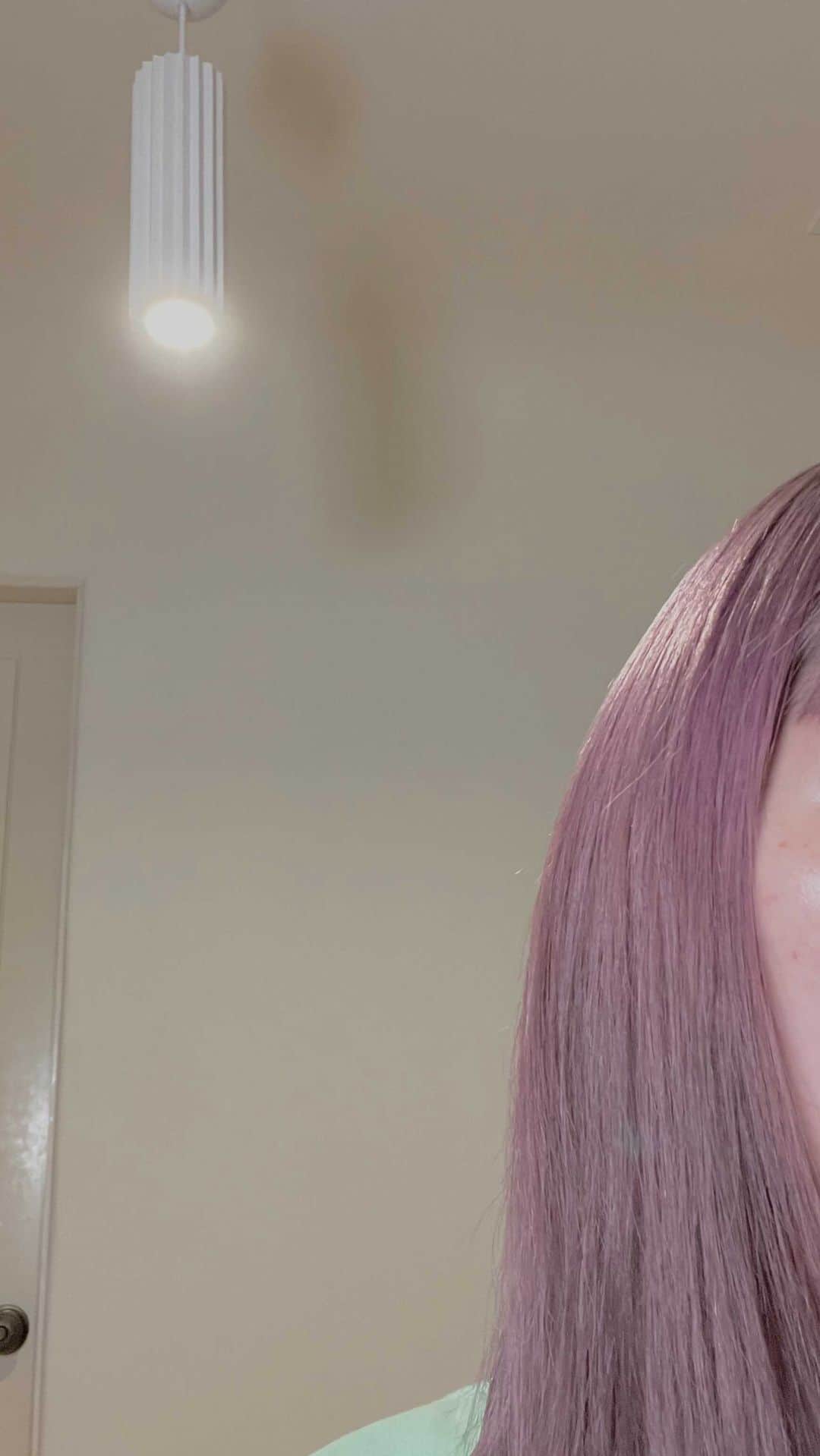 三苫愛のインスタグラム：「マスクメイクのポイント紹介します。 @threecosmetics アドバンストエシリアルスムースオペレータールースパウダー01 smooth matte教えて頂きありがとうございます💭マスクメイクに最適でした。 #mitomamakeup」