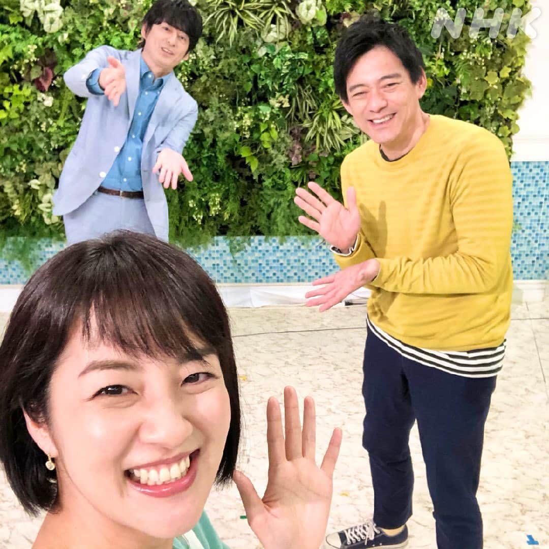 あさイチさんのインスタグラム写真 - (あさイチInstagram)「今日からMCの仲間入りしました、 鈴木奈穂子です。  いやー、緊張しました、久々の生放送！ 昨日は夜中「みなさんからのFAXの字が… 薄くて読めないー！」と焦る夢を見て目が覚めました。  無事に務まるのかドキドキでしたが、 ちゃんと字が濃〜い 読めるお便りがたくさん届きました。 みなさんありがとうございました。  Gのこと、少しは理解できました？ 朝からゾワっとさせてごめんなさい。 わかりあえることはない相手かもしれないけれど… お互いのテリトリーを守るために これからも戦っていきましょう！  毎日元気にお伝えしていきますので 明日からもぜひ見てくださいね^_^  #新年度 #新MC✨ #鈴木奈穂子 アナ #博多華丸大吉  #副島淳 さん #日髙のり子 さん #一発目 から #ゴキブリ #ゴキブリ対策  #nhk #あさイチ #8時15分から」3月30日 14時39分 - nhk_asaichi