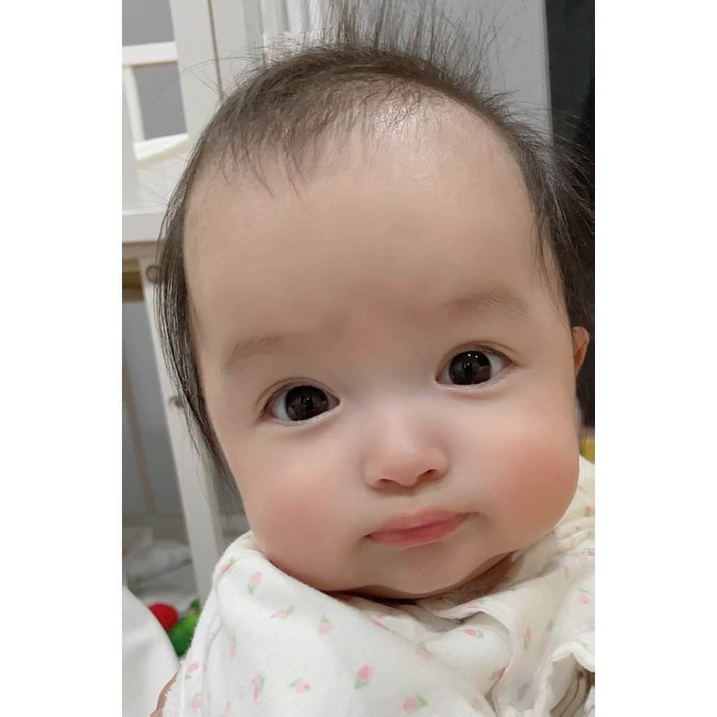 川崎希さんのインスタグラム写真 - (川崎希Instagram)「🐣🐣🐣  #生後5ヶ月 #babygirl」3月30日 14時46分 - kawasakinozomi