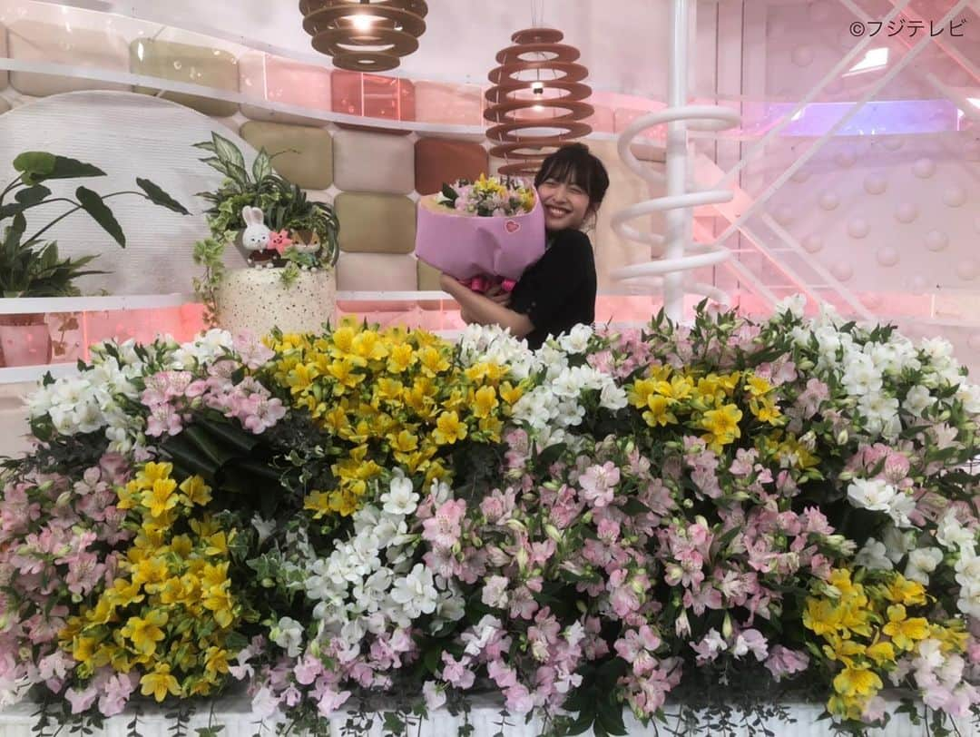 フジテレビ「めざましテレビ」さんのインスタグラム写真 - (フジテレビ「めざましテレビ」Instagram)「* きょうのお花は「アルストロメリア」💐 お花には様々なもようが入っていて カラフルできれいだなぁ〜☺️♪ #めざましテレビ #酒主義久 #藤本万梨乃」3月30日 15時47分 - mezamashi.tv