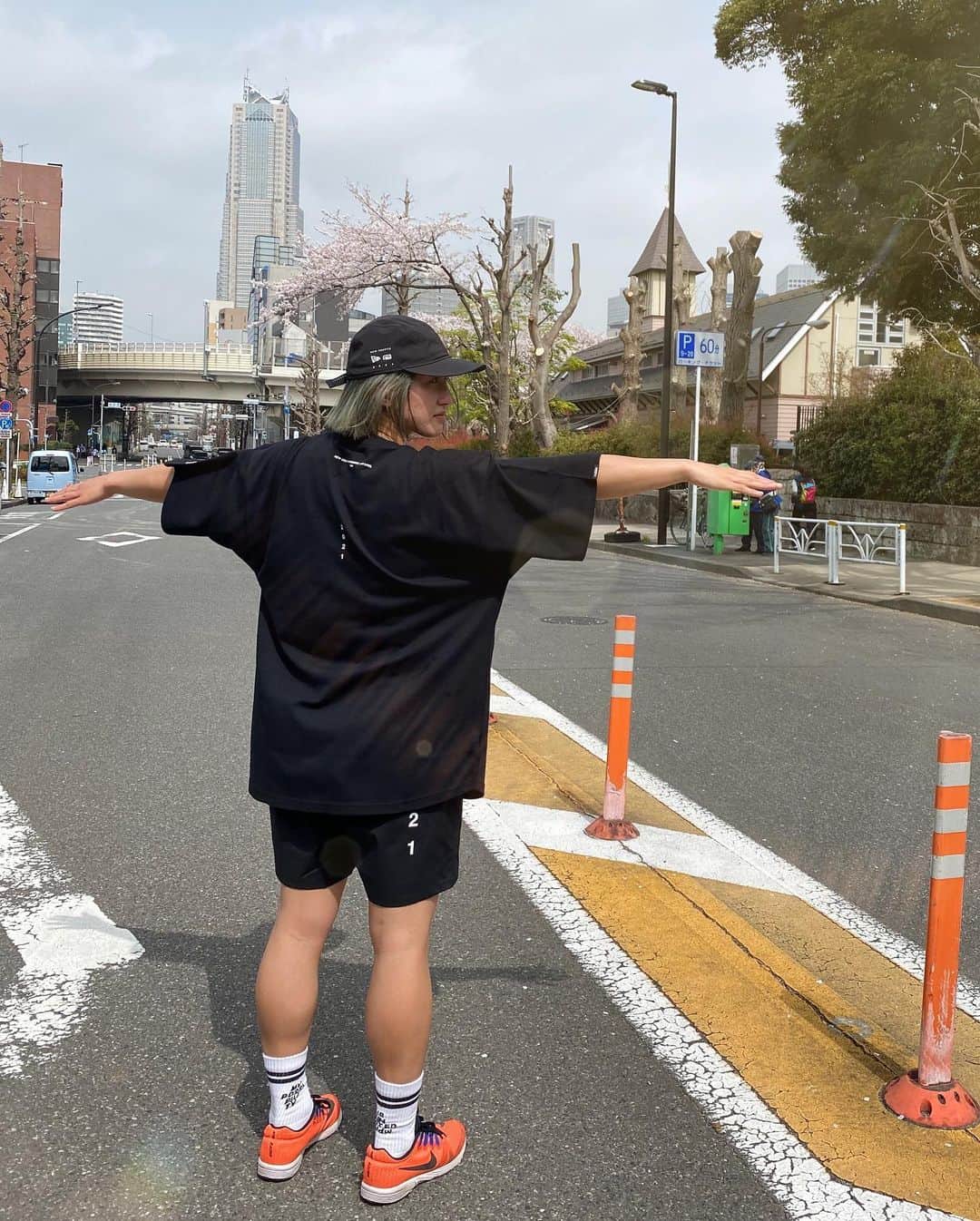 杉山しずかのインスタグラム：「new wear #newera  #rvddw #gortex  #2021ss」