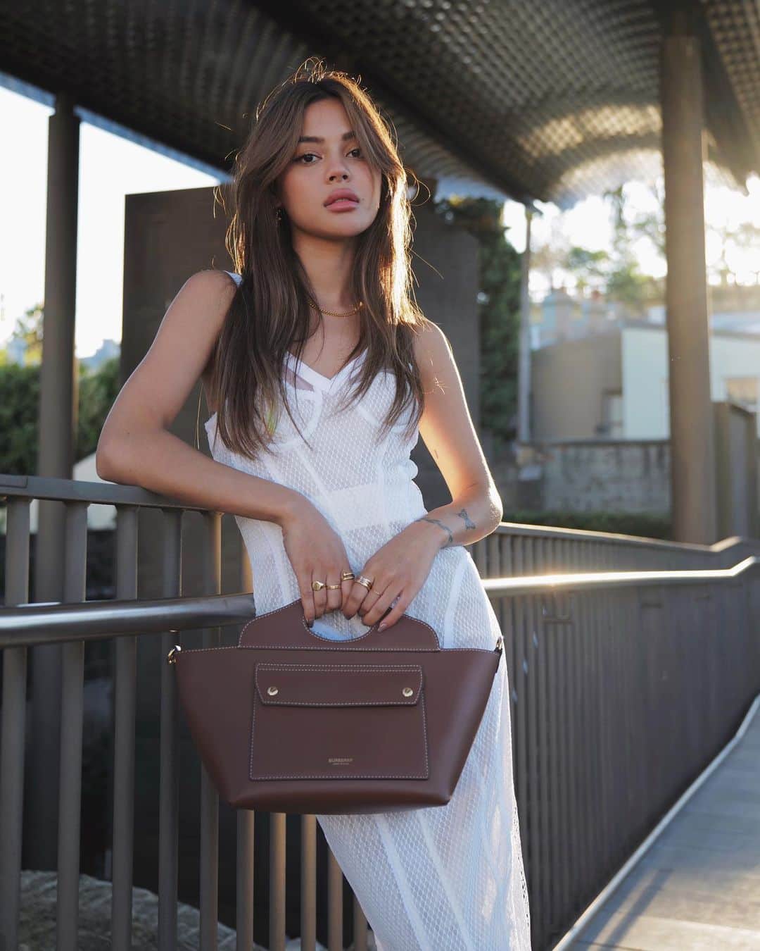 リリーマイマックのインスタグラム：「A classic brown @burberry @riccardotisci17 #ThePocketBag #Burberry 🤎」
