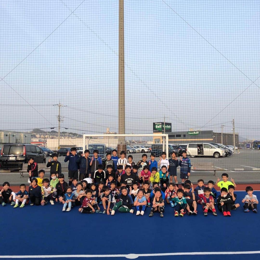 藤川朋樹のインスタグラム：「サン神戸フットサルスクールのコーチを卒業しました🌸みんな大好きです⚽️🍀 #サン神戸フットサルガーデン」