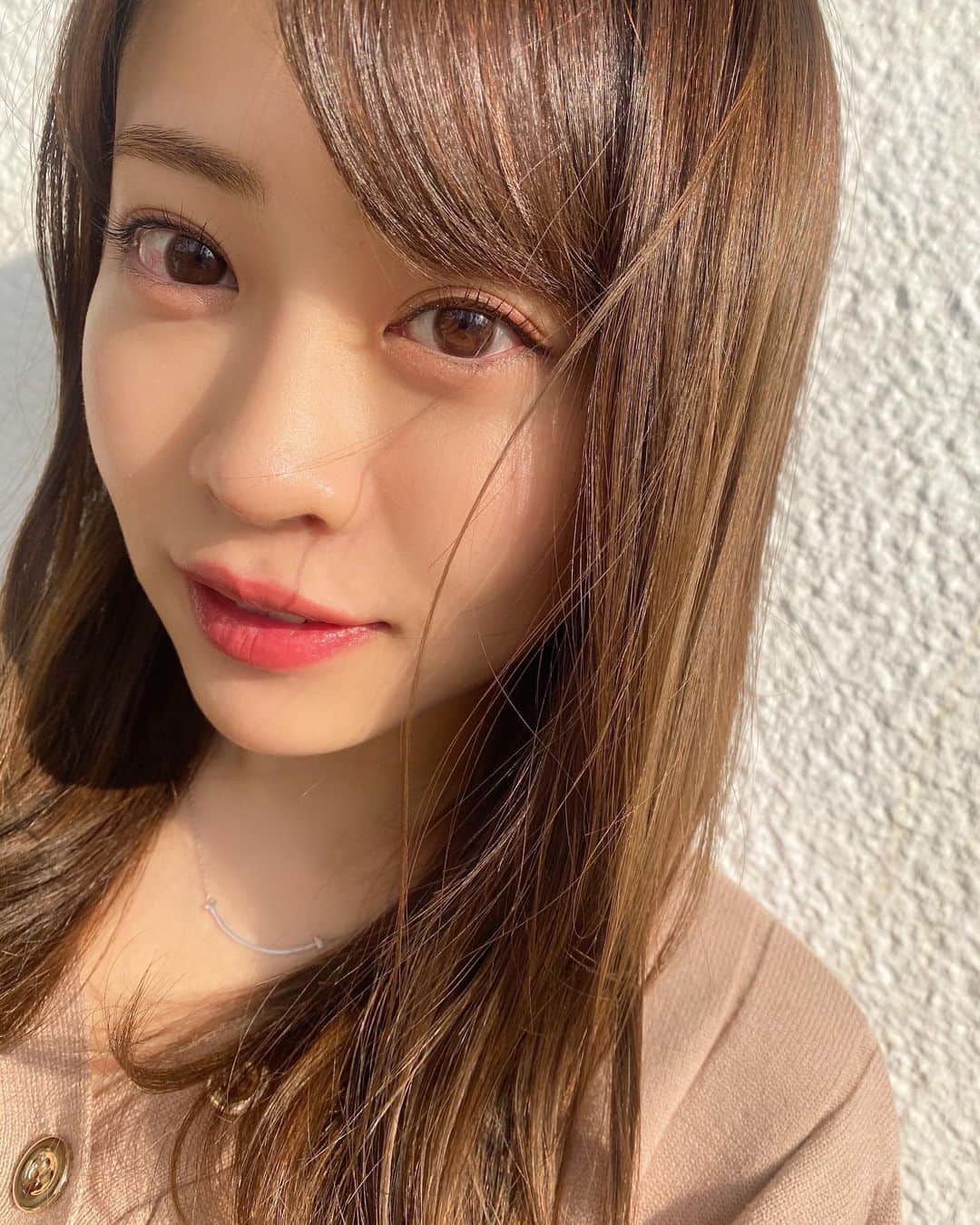 高木由梨奈のインスタグラム：「先日久しぶりにパリジェンヌしてもらった👀🤍 マスクでまつ毛すぐ下がっちゃうのが嫌だったの〜🥲 これでずっとぱっちり👀メイクも楽ちん💓  #パリジェンヌ #パリジェンヌラッシュリフト  #まつ毛パーマ」