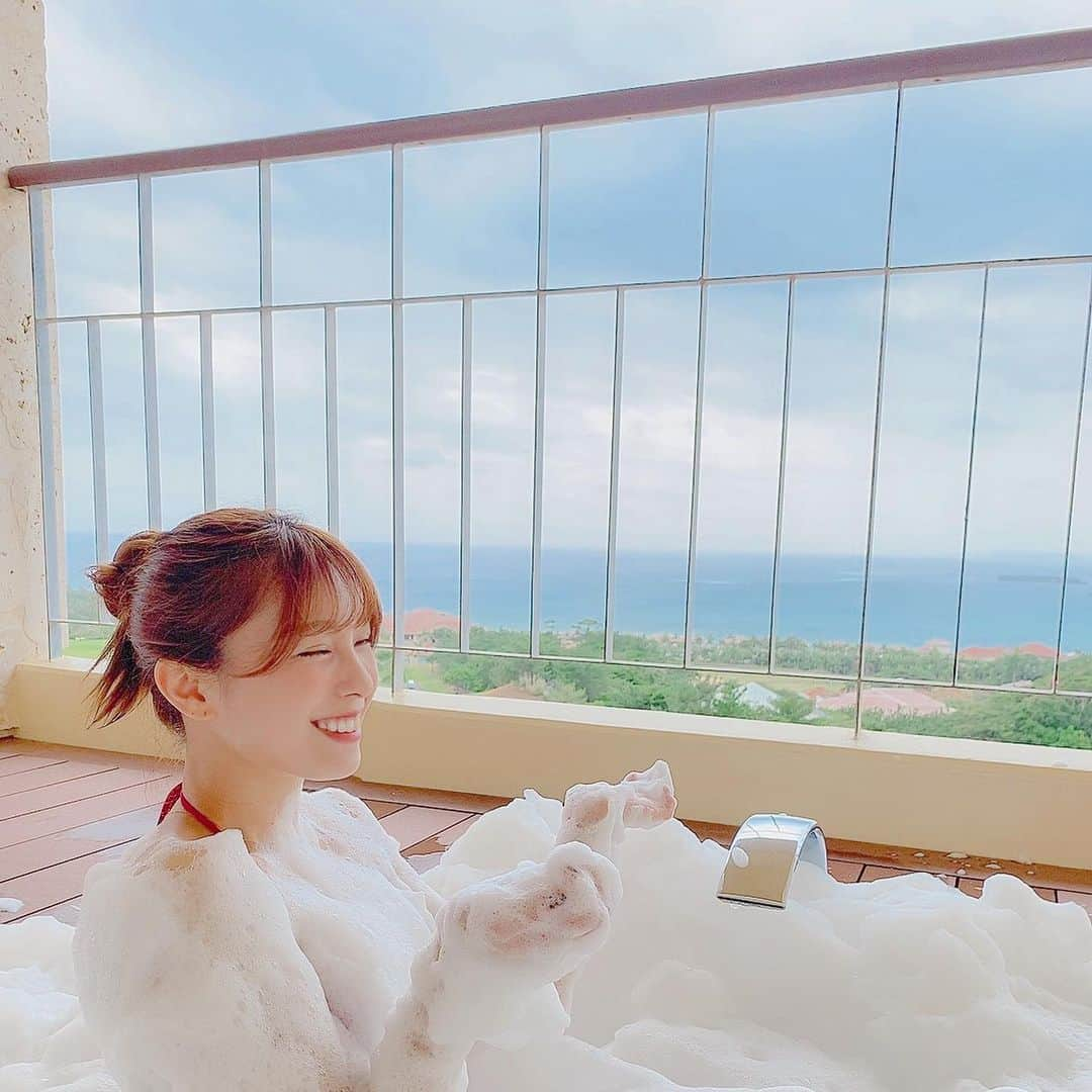 小嶋菜月さんのインスタグラム写真 - (小嶋菜月Instagram)「あわあわすぎちゃった😈💜 . . #過去pic #泡風呂 #沖縄 #プライベート #旅行」3月30日 19時29分 - kojimanatsuki_offical