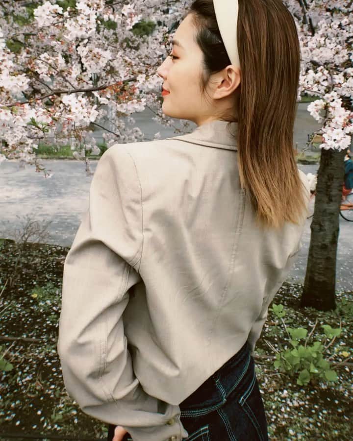 浪花ほのかのインスタグラム：「桜〜と一緒に🌸🖤 明日はPOPイベントです！ 豊洲PITにてお待ちしておりますね😍😍」